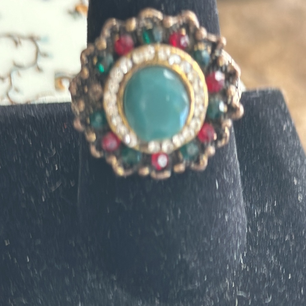 Ring costume brass filigree crystal redgreen tiny crystal missing size 8/9